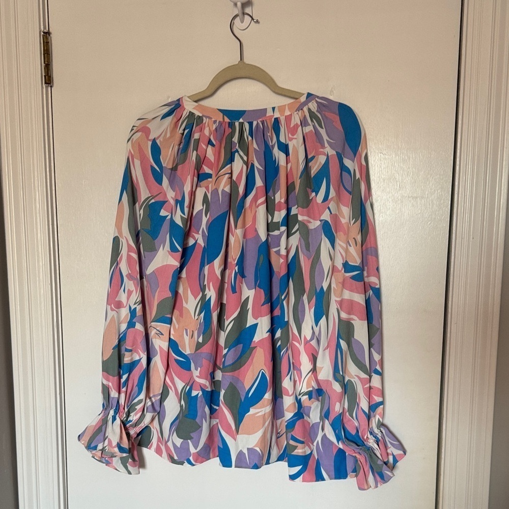 Entro- Women's long sleeve Top- size large - Picture 2 of 4